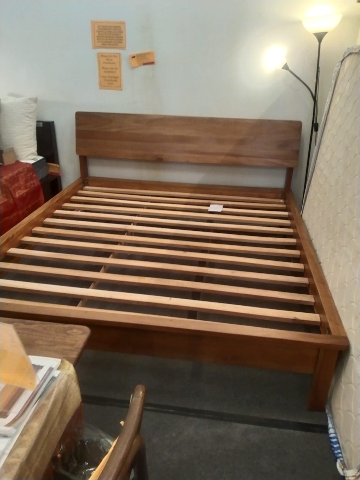 VIO Teak Bed